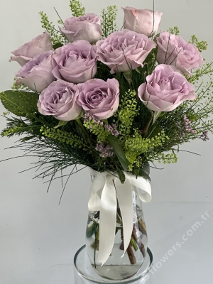 10 Lilac Rose In Vase