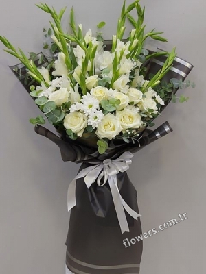Elegant Mixed White Bouquet