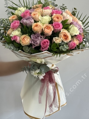 Exclusive Colorful Rose Bouquet