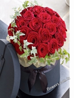 VIP 35 Red Rose Box
