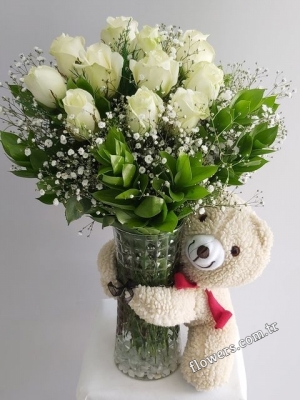 11 White Roses and Teddy Bear in Vase