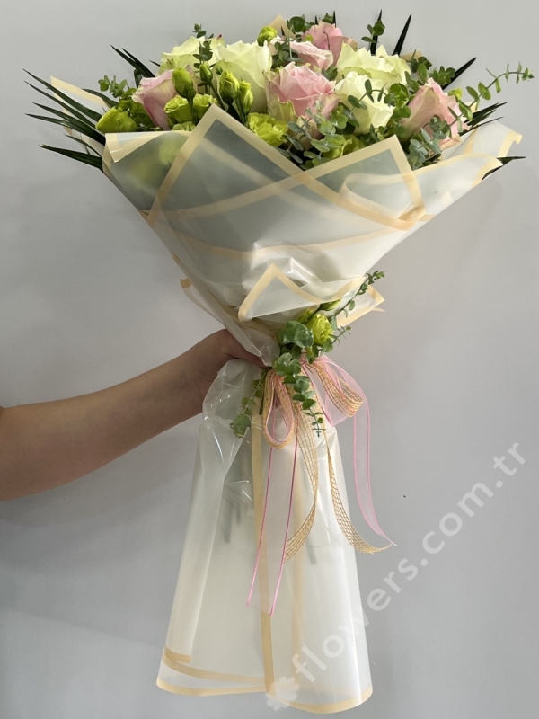 Elegant Pink & White Rose Bouquet