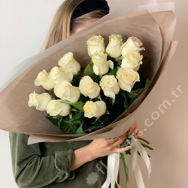 15 White Rose Bouquet