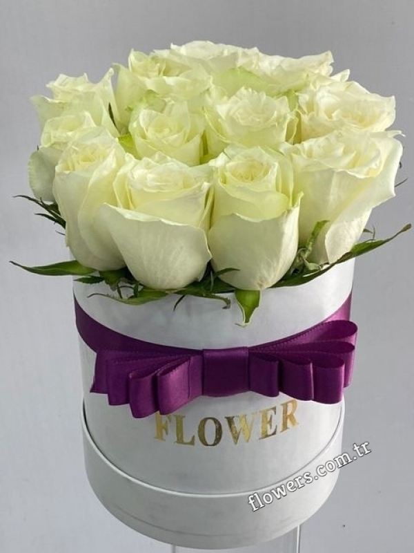 11 White Rose Box