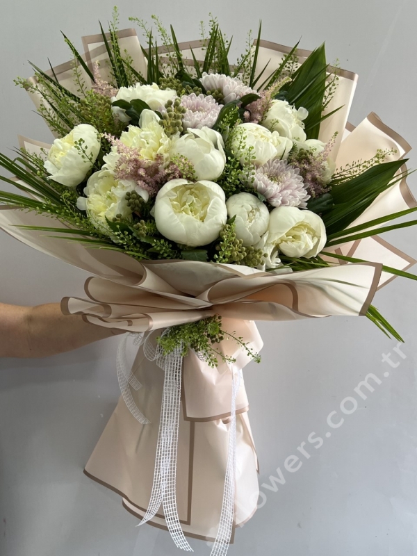 Deluxe White Peony Bouquet