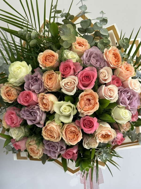 Exclusive Colorful Rose Bouquet