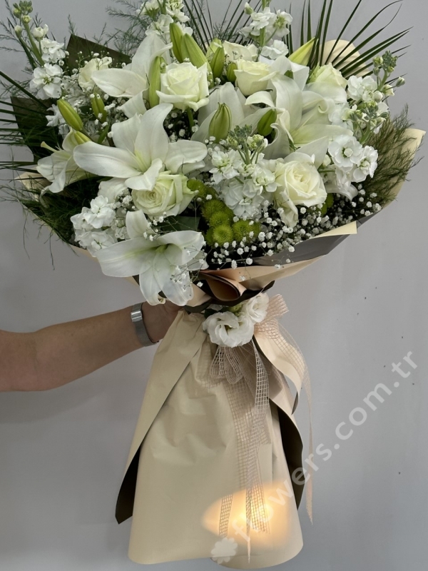 Splendid White Flower Bouquet