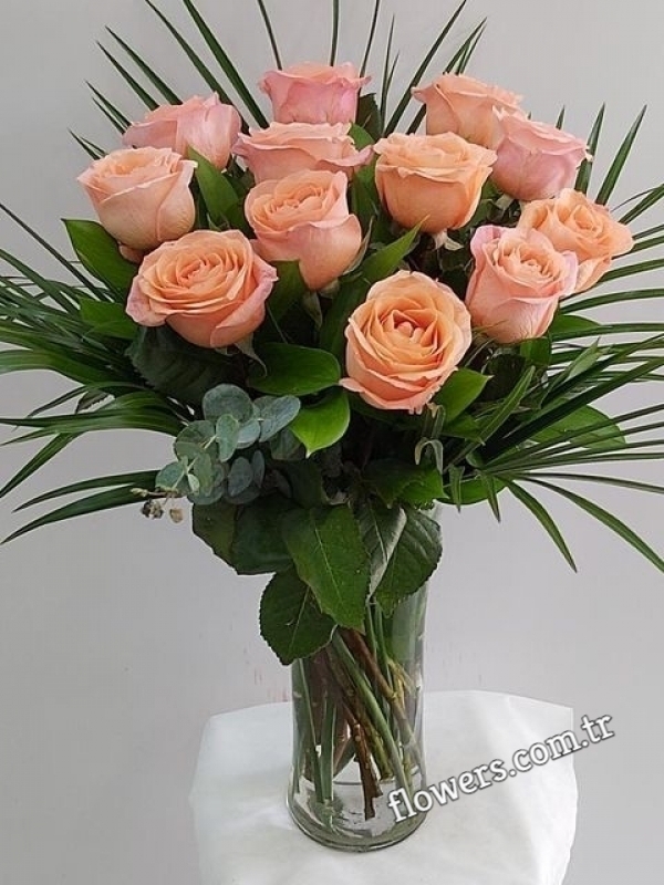 Gorgeous Peach Roses In Vase