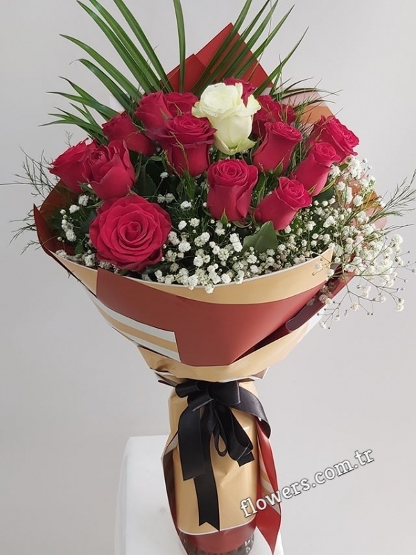 17 Rose Bouquet