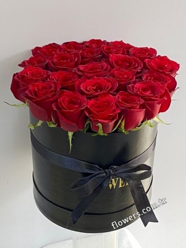 21 Red Roses In Black Box