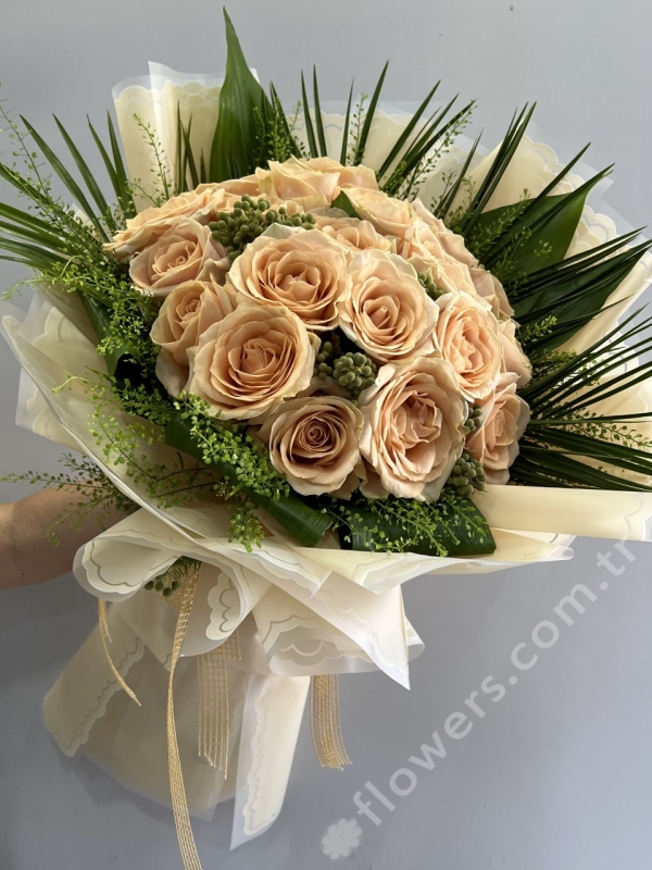 Deluxe Salmon Rose Bouquet