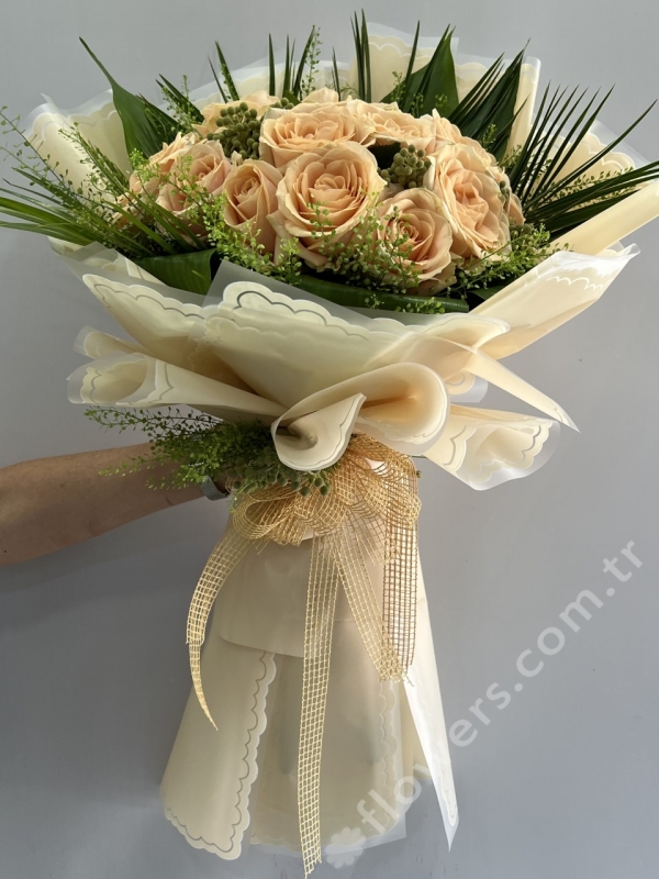 Deluxe Salmon Rose Bouquet