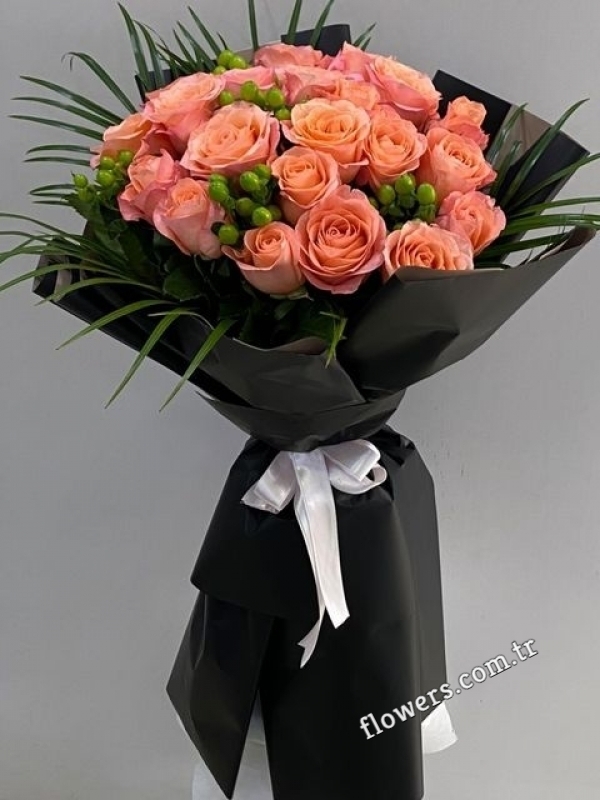 Pretty Peach Rose Bouquet