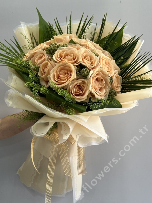 Deluxe Salmon Rose Bouquet