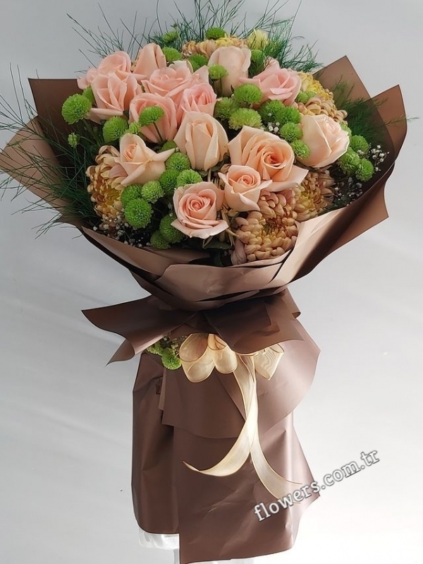 Amsterdam Salmon Roses Bouquet